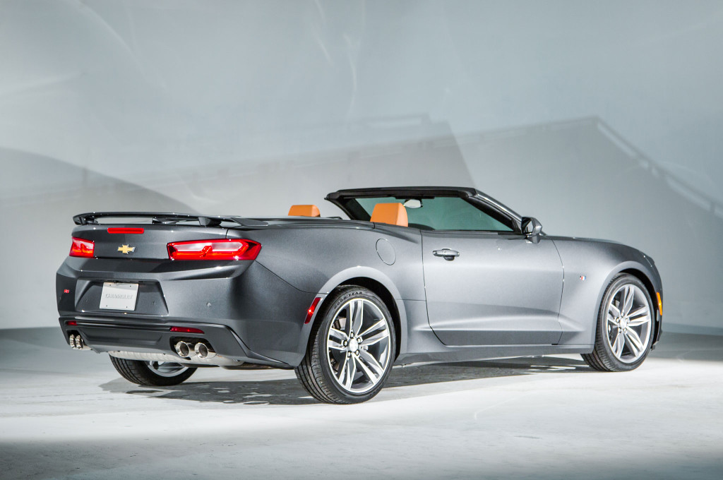 2016 Chevrolet Camaro Convertible rear three quarter