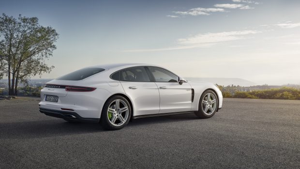 _porsche_panamera_4_ehybrid_2