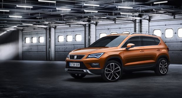 Seat'ın SUV sınıfındaki ilk temsilcisi olan Ateca, kasım ayında 115 ile 190 HP arasında değişen benzinli veya dizel motor, önden çekişli ya da dört çeker, manuel veya DSG şanzımanlı seçeneklerle ve 84 bin TL'den başlayan fiyatlarla satışa sunuluyor.