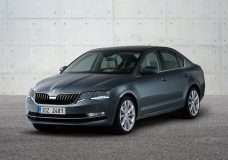 Their displacements range from 1.0 to 2.0 litres, the output range begins at 63 kW (84 hp) and ends at 135 kW (184 hp). For almost all engines in the revised ŠKODA OCTAVIA, a DSG transmission with six or seven gears is available in addition to manual transmission. ŠKODA supplies all-wheel drive 4×4 for the 1.8 l TSI and the 2.0 l TDI.