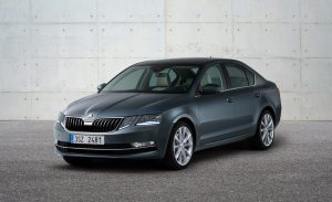 Their displacements range from 1.0 to 2.0 litres, the output range begins at 63 kW (84 hp) and ends at 135 kW (184 hp). For almost all engines in the revised ŠKODA OCTAVIA, a DSG transmission with six or seven gears is available in addition to manual transmission. ŠKODA supplies all-wheel drive 4×4 for the 1.8 l TSI and the 2.0 l TDI.