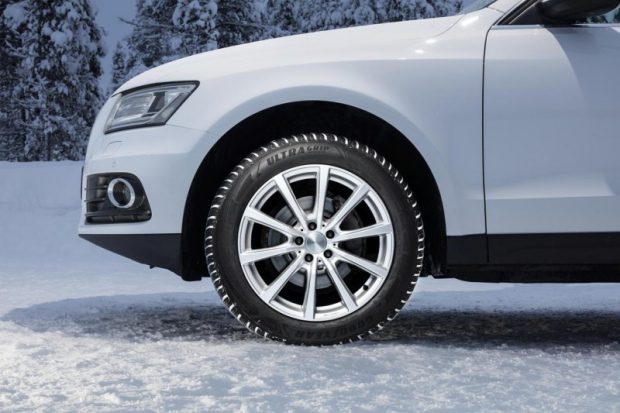 Goodyear UltraGrip Performance SUV kış lastikleri; kuru, ıslak ve buzlu zeminde daha kısa fren mesafesi sağlarken güvenlikle performansı birleştiriyor.