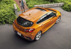 2017 Chevrolet CruzeHatch 004