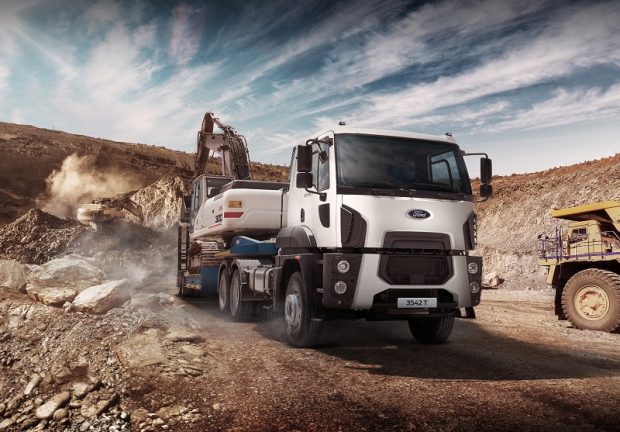 Ford Trucks 6x4 Çekici Modeli 3542T Satışa Sunuldu