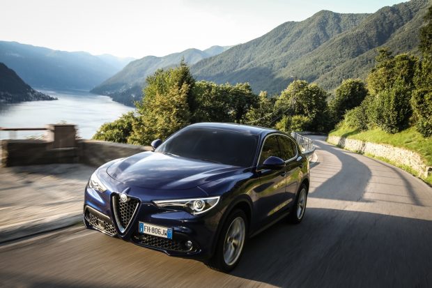 Alfa Romeo Stelvio Türkiye'de 2.0 Litrelik Benzinli Motor İle Satışa Sunuldu