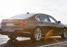 2020 BMW 745Le 10