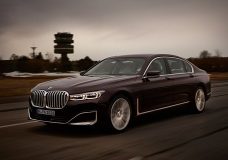 2020 BMW 745Le 3