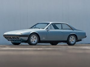 18 FERRARI 365 GT4 22