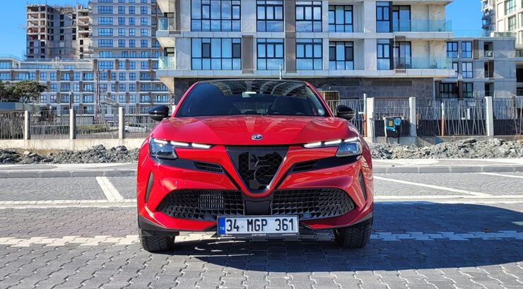 Alfa Romeo Junior Ibrida Speciale Surus Izlenimi 2