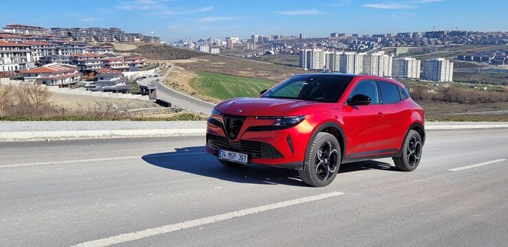 Alfa Romeo Junior Ibrida Speciale Surus Izlenimi 6