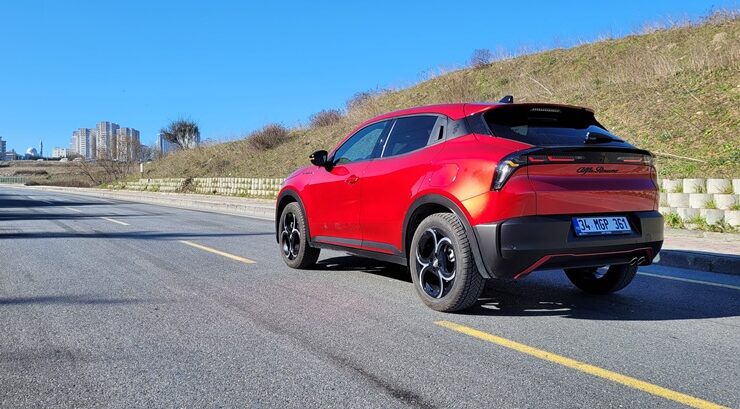 Alfa Romeo Junior Ibrida Speciale Surus Izlenimi 7